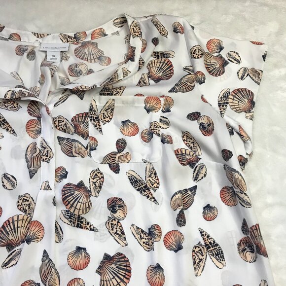 Liz Claiborne Shell Print Blouse Women's 0X Short Sleeves V-Neck Lightweight - Picture 7 of 8